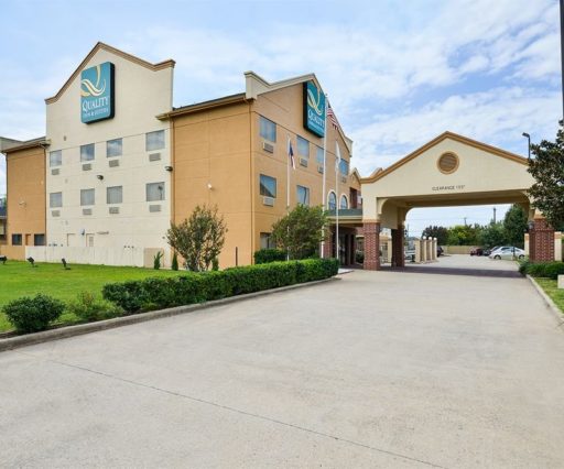 Quality Inn & Suites Near Baylor University
